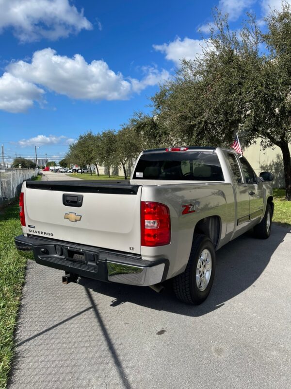 CHEVROLET SILVERADO - 2009 - Image 2