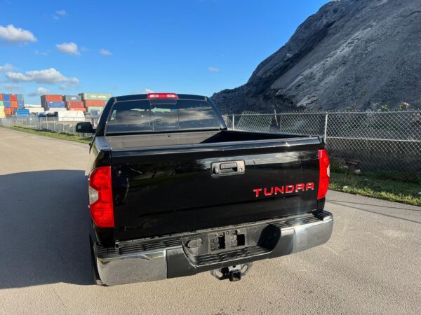 TOYOTA TUNDRA - 2017 DOUBLE CAB - Image 10