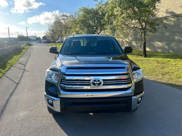 TOYOTA TUNDRA - 2017 DOUBLE CAB - Image 3