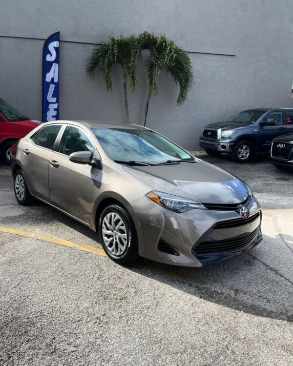 TOYOTA COROLLA LE - 2018 - Image 8