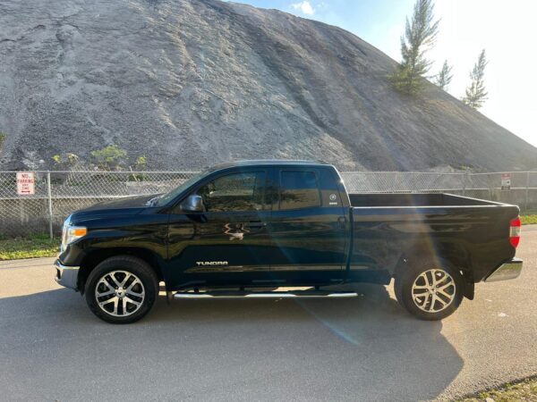 TOYOTA TUNDRA - 2017 DOUBLE CAB - Image 11