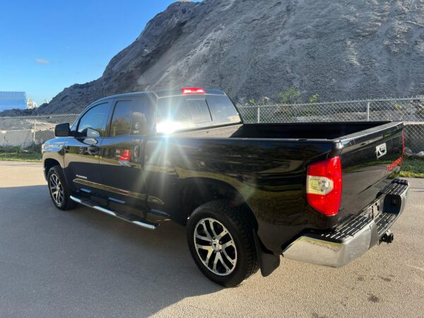 TOYOTA TUNDRA - 2017 DOUBLE CAB - Image 9