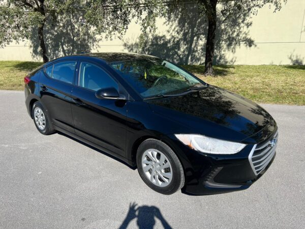 HYUNDAI ELANTRA SE - 2018 - Image 4