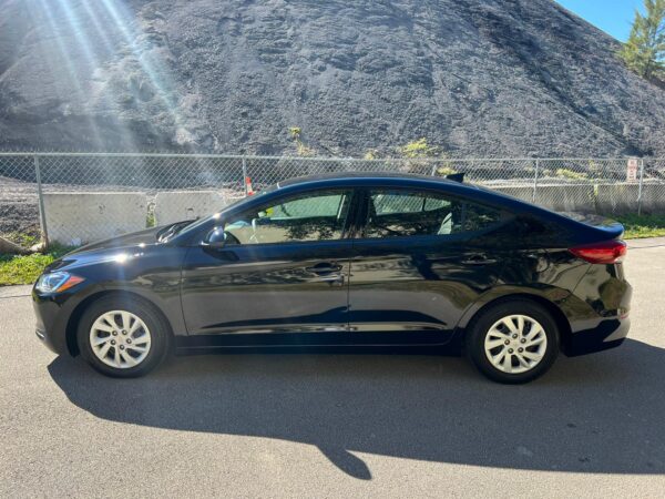 HYUNDAI ELANTRA SE - 2018 - Image 9
