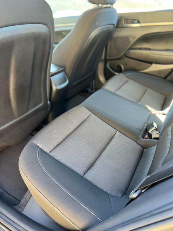 HYUNDAI ELANTRA SE - 2018 - Image 12
