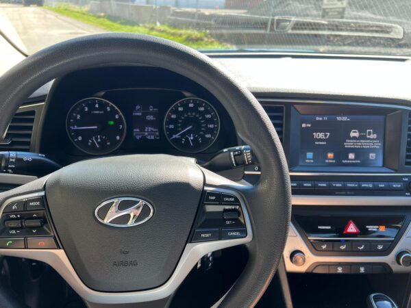 HYUNDAI ELANTRA SE - 2018 - Image 16