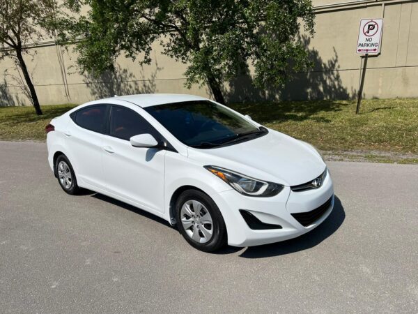 HYUNDAI ELANTRA SE - 2016 - Image 6