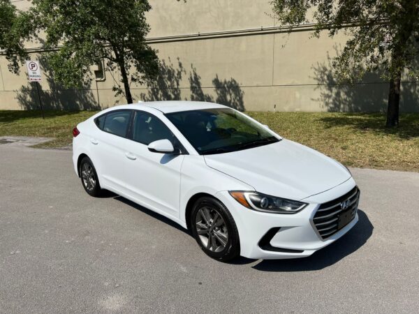 HYUNDAI ELANTRA - 2018 - Image 4