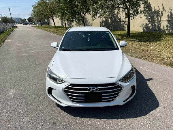 HYUNDAI ELANTRA - 2018 - Image 5