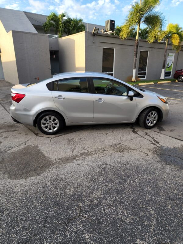 KIA RIO LX - 2013 - Image 5