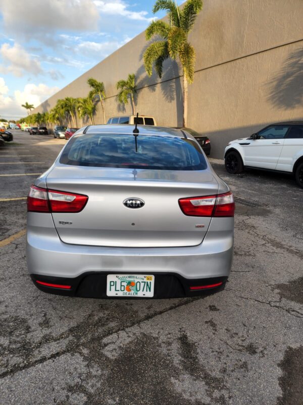 KIA RIO LX - 2013 - Image 7