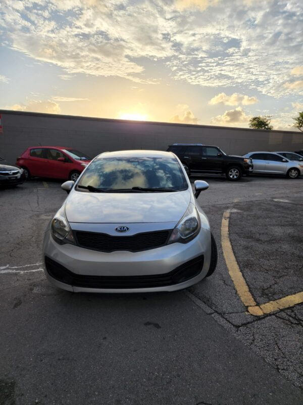 KIA RIO LX - 2013 - Image 9