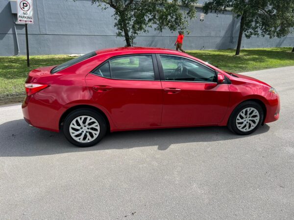 TOYOTA COROLLA LE - 2019 - Image 8