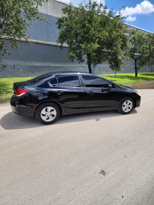 Honda civic - 2015 - Image 8