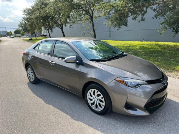 TOYOTA COROLLA LE - 2017 - Image 5