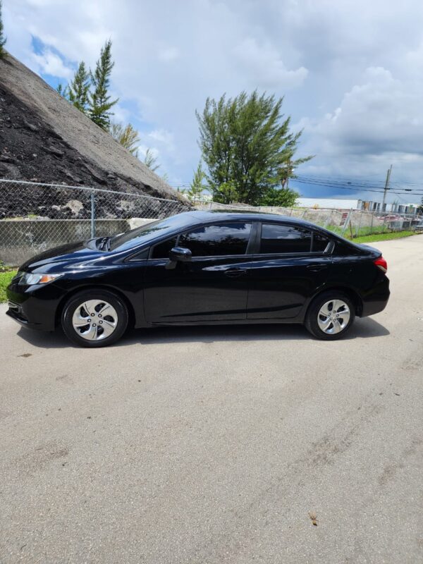 Honda civic - 2015 - Image 9