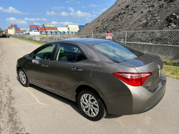 TOYOTA COROLLA LE - 2017 - Image 7