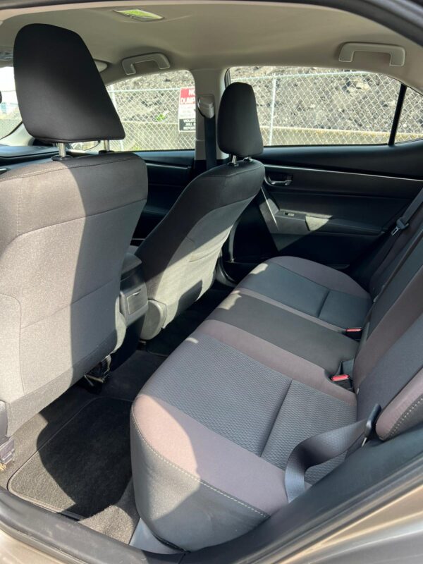 TOYOTA COROLLA LE - 2017 - Image 12