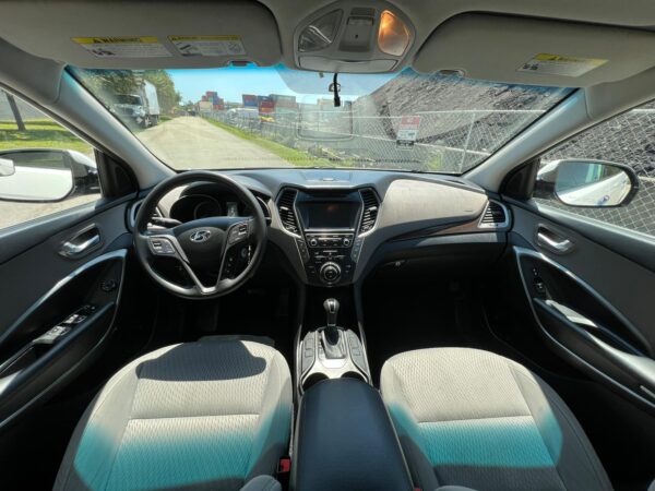 HYUNDAI SANTA FE - 2017 - Image 12