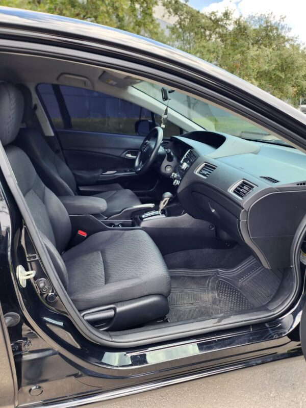 Honda civic - 2015 - Image 12