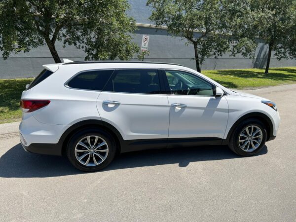 HYUNDAI SANTA FE - 2017 - Image 9