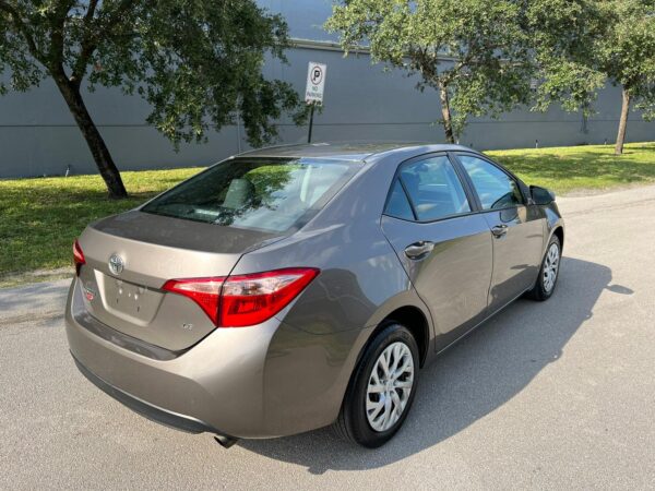 TOYOTA COROLLA LE - 2017 - Image 4
