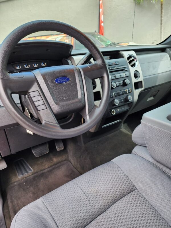 FORD F-150 - 2011 - Image 8