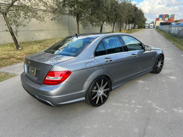 MERCEDES-BENZ C-CLASS - 2012 - Image 7