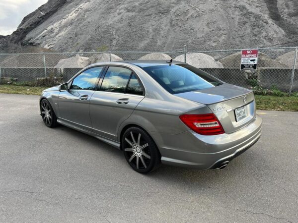 MERCEDES-BENZ C-CLASS - 2012 - Image 8