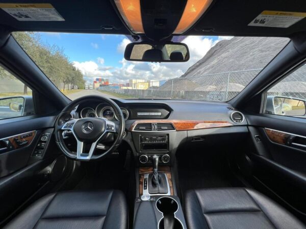 MERCEDES-BENZ C-CLASS - 2012 - Image 13
